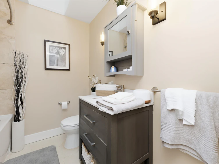 4535 Raeburn Street, North Vancouver, BC, V7G 1K3 - 24