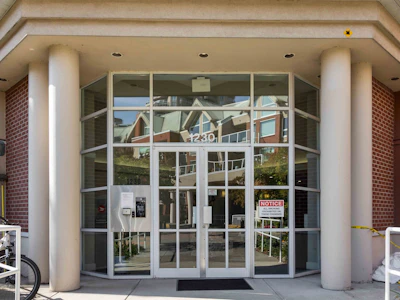 102-1230 Quayside Drive - 5