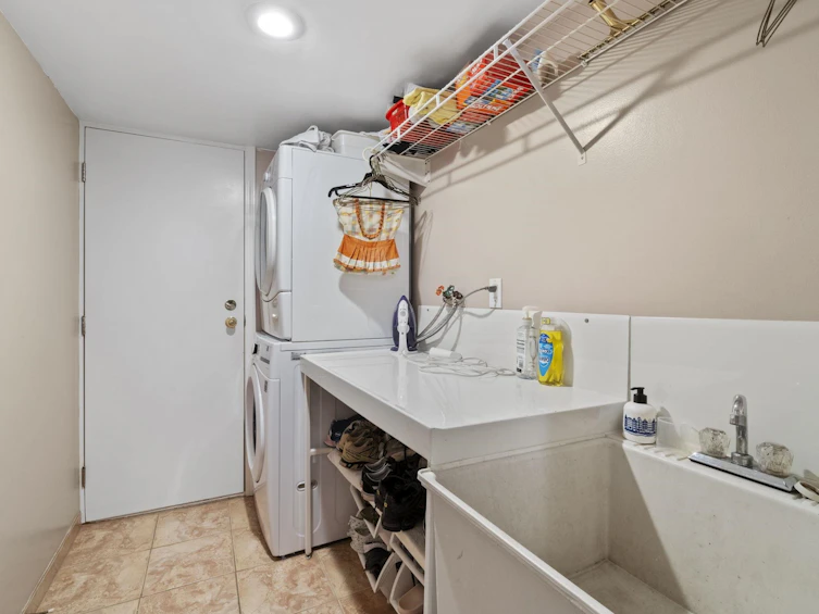 920 Grove Avenue, Burnaby, BC, V5B 4G7 - 34
