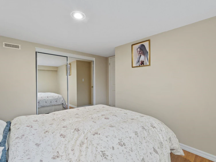 920 Grove Avenue, Burnaby, BC, V5B 4G7 - 24