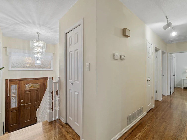 920 Grove Avenue, Burnaby, BC, V5B 4G7 - 16