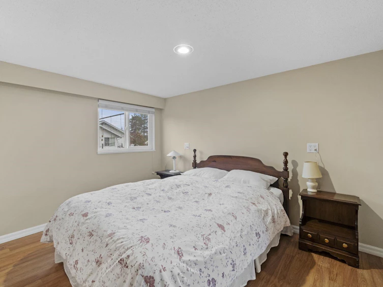 920 Grove Avenue, Burnaby, BC, V5B 4G7 - 19