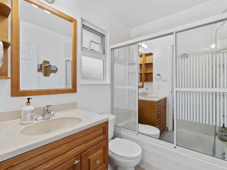 920 Grove Avenue, Burnaby, BC, V5B 4G7 - 30