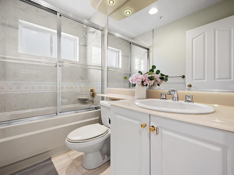 2288 W 20th Avenue, Vancouver, BC, V6L 1G3 - 25