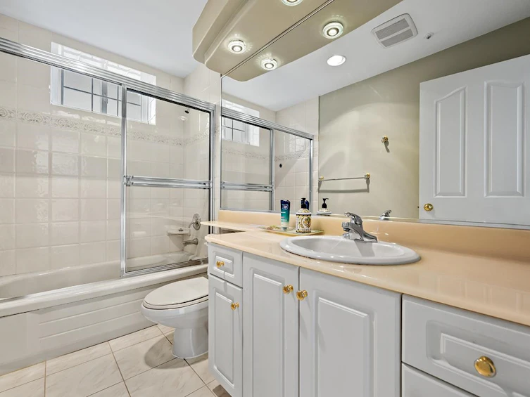 2288 W 20th Avenue, Vancouver, BC, V6L 1G3 - 33
