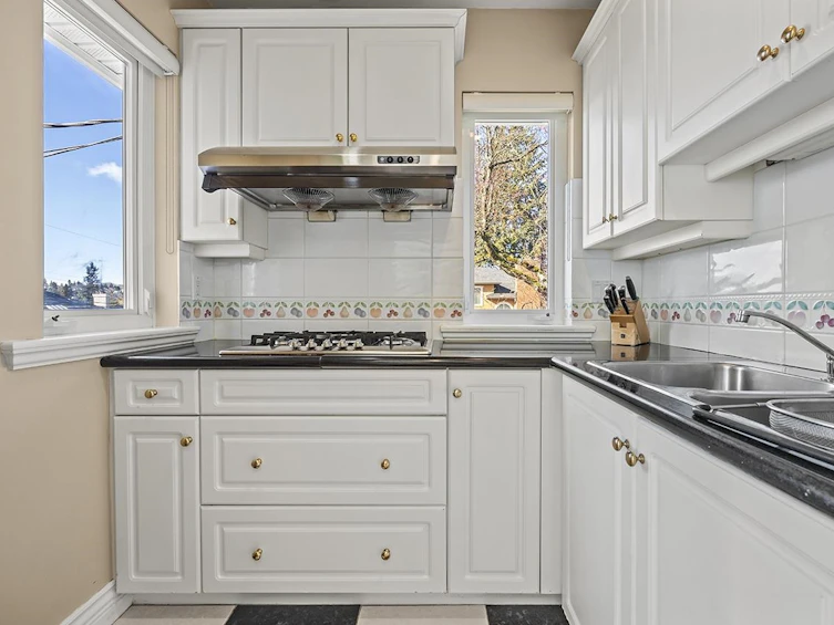 2288 W 20th Avenue, Vancouver, BC, V6L 1G3 - 14