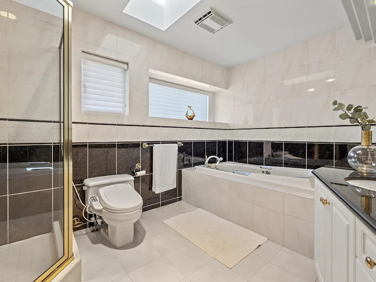 2288 W 20th Avenue, Vancouver, BC, V6L 1G3 - 22