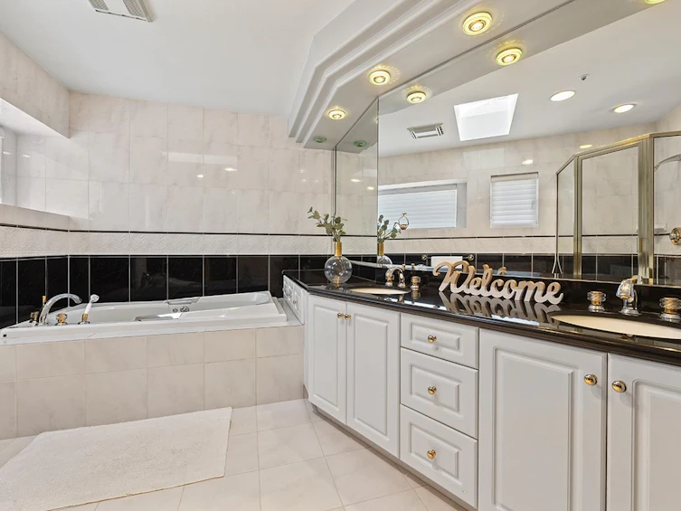 2288 W 20th Avenue, Vancouver, BC, V6L 1G3 - 23
