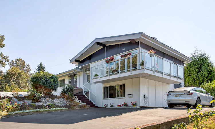 11906 100 Avenue