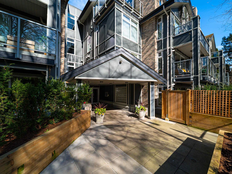 PH3-865 W 15 Avenue, Vancouver, BC, V5Z 1R8 - 2