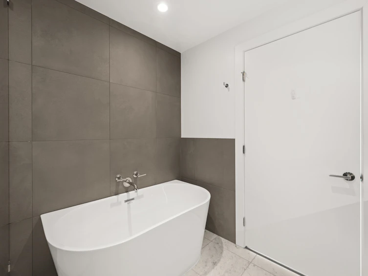 2004-1501 Foster Street, Surrey, BC, V4B 0C3 - 23