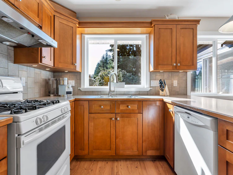 2122 Anita Drive, Port Coquitlam, BC, V3C 1H3 - 18