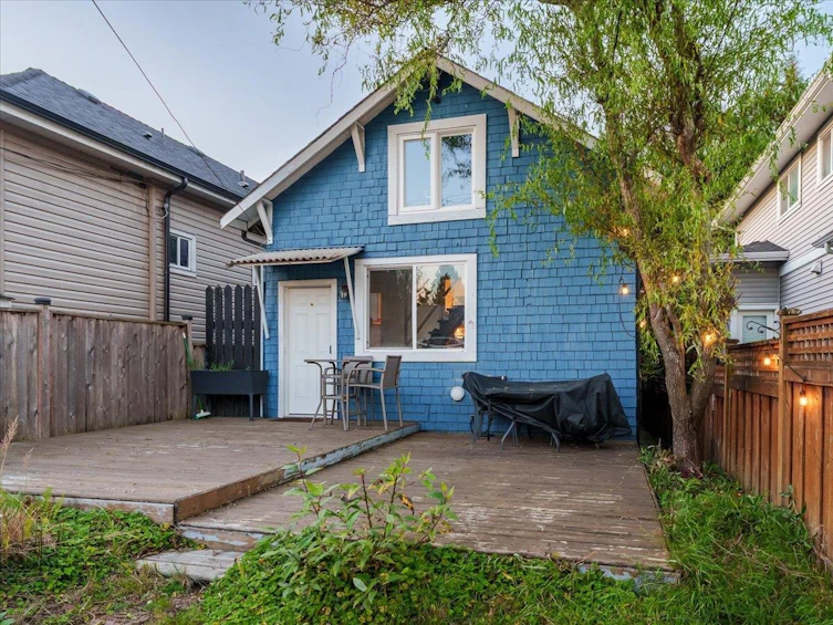 1016 Tenth Avenue, New Westminster, BC, V3M 3H6 - 3
