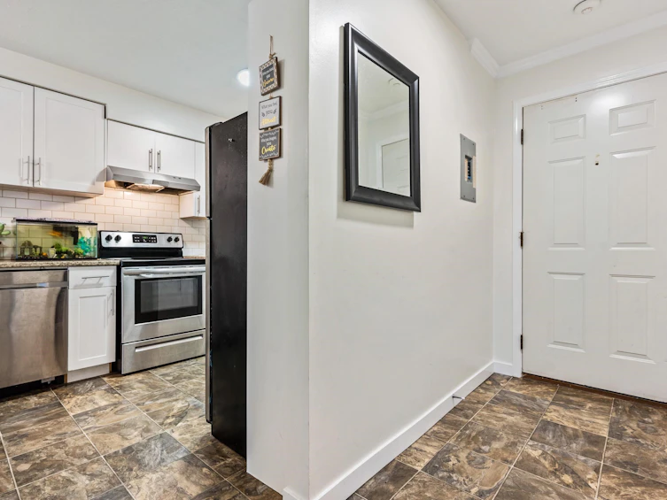 207-7435 Shaw Avenue, Chilliwack, BC, V2R 3C1 - 2