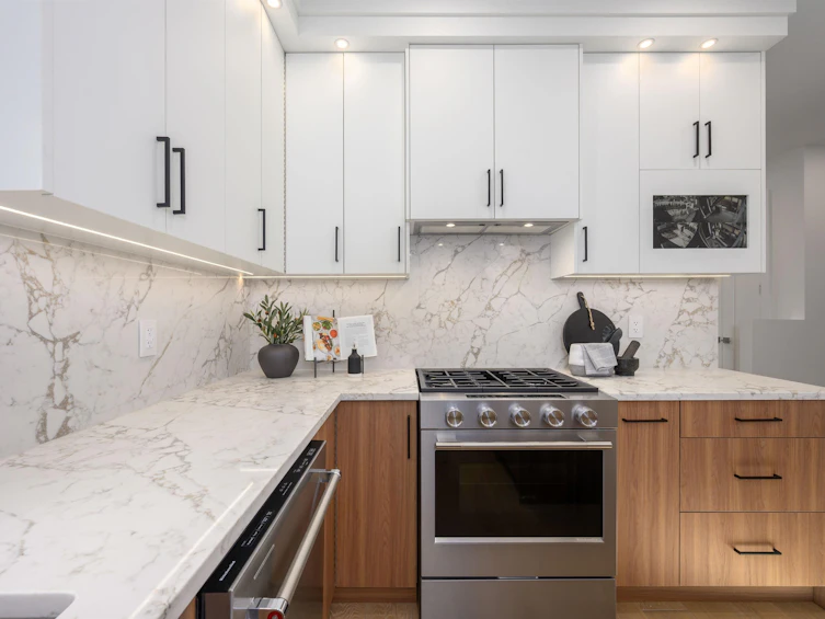 2-6176 Elgin Avenue, Burnaby, BC, V5H 3S4 - 6