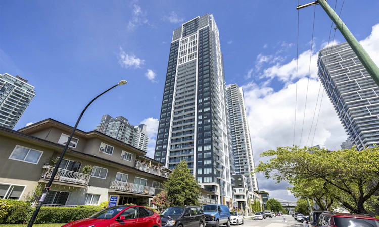 207-6537 Telford Avenue