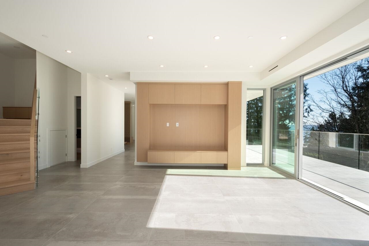 4437 Piccadilly North, West Vancouver, BC, V7W 1C8 - 8