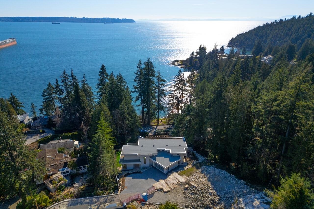 4437 Piccadilly North, West Vancouver, BC, V7W 1C8 - 38