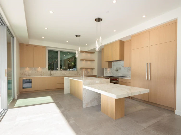 4437 Piccadilly North, West Vancouver, BC, V7W 1C8 - 4