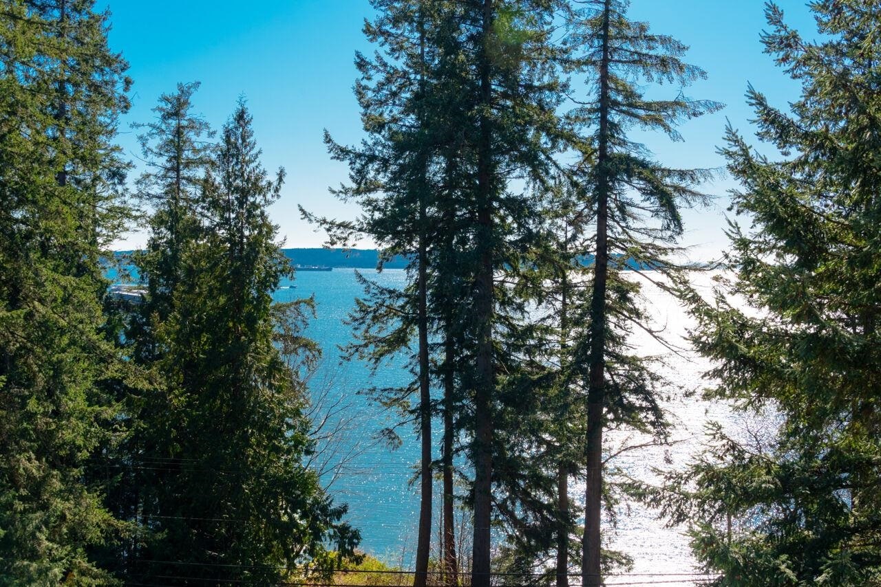 4437 Piccadilly North, West Vancouver, BC, V7W 1C8 - 22