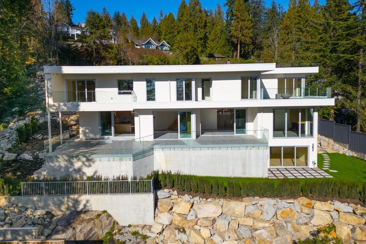 4437 Piccadilly North, West Vancouver, BC, V7W 1C8 - 2