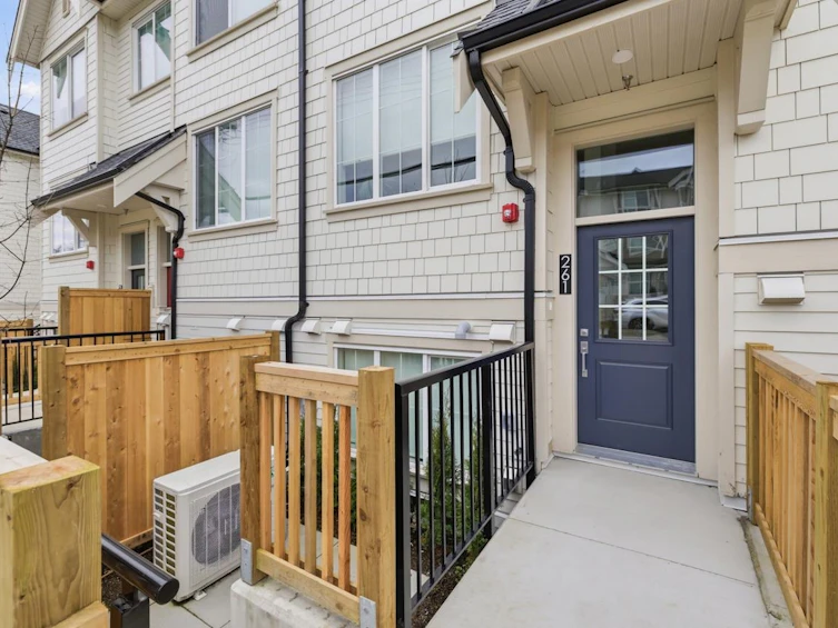 261-720 Robinson Street, Coquitlam, BC, V3J 0P9 - 2