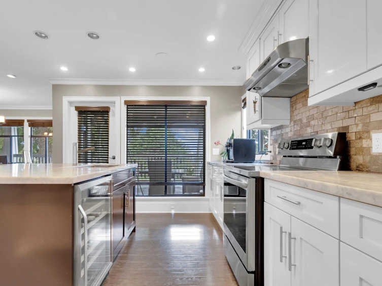 3054 Daybreak Avenue, Coquitlam, BC, V3C 2G4 - 5