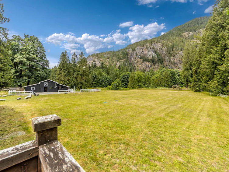14848 Squamish Valley Road, Squamish, BC, V0N 1H0 - 37