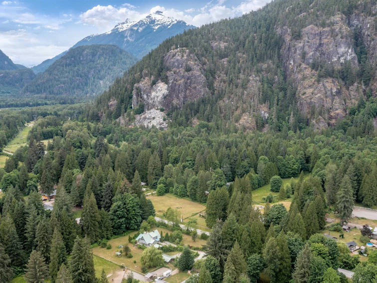 14848 Squamish Valley Road, Squamish, BC, V0N 1H0 - 40