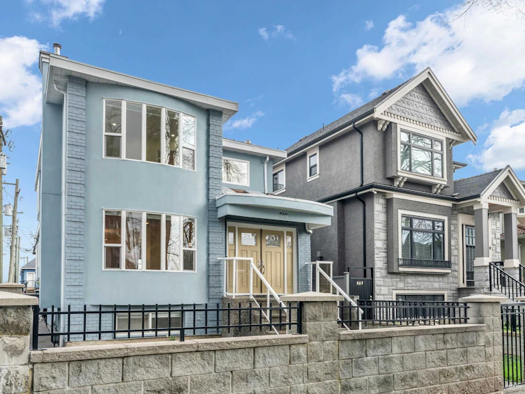 719 E 27th Avenue, Vancouver, BC, V5V 2K8 - 2