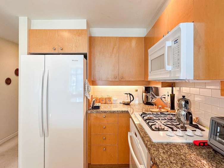 1004-1710 Bayshore Drive, Vancouver, BC, V6G 3G4 - 10