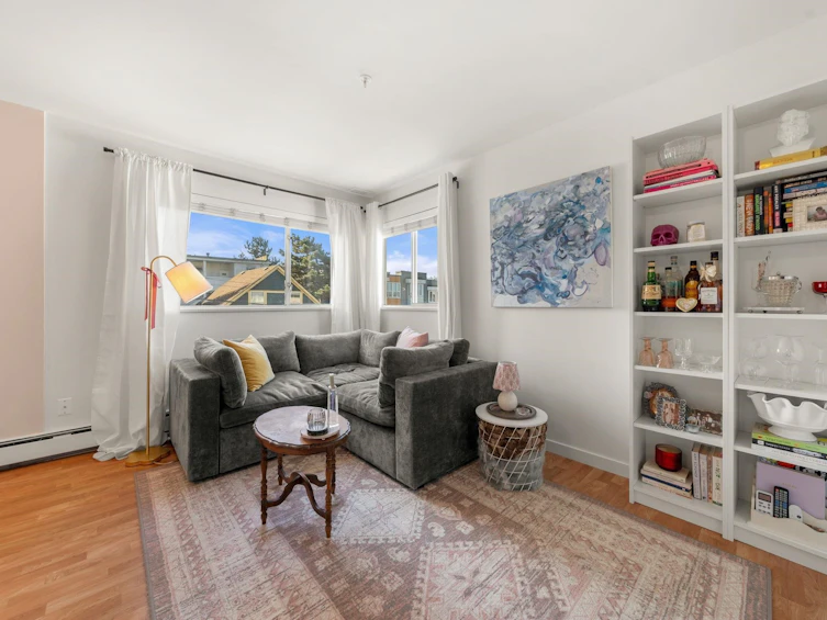 305-33 N Templeton Drive, Vancouver, BC, V5L 3C9 - 3