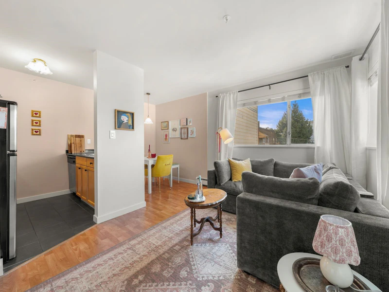 305 - 33 N Templeton Drive, Vancouver BC V5L 3C9