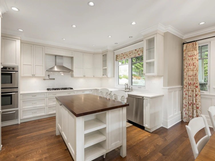 4228 Skyline Drive, North Vancouver, BC, V7R 3G7 - 10