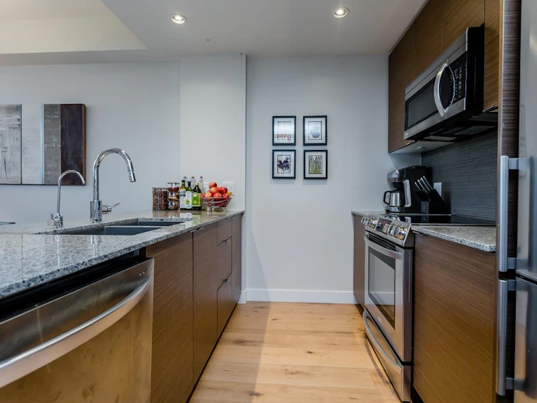 1635 Eastern Avenue, North Vancouver, BC, V7L 0C4 - 8