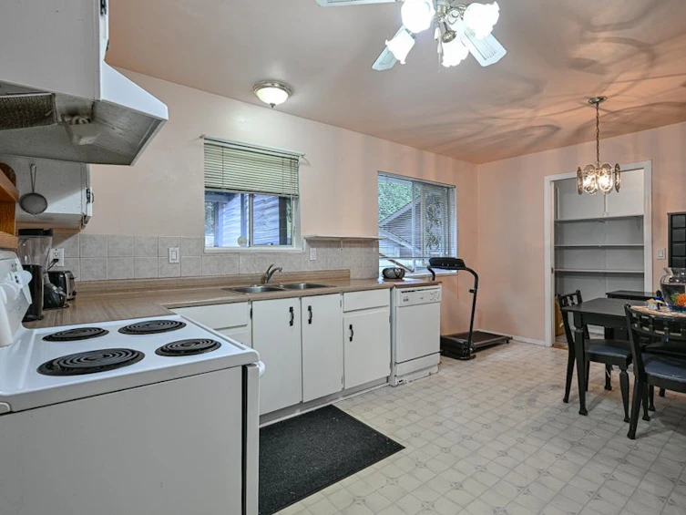 7016 141 Street, Surrey, BC, V3W 6L4 - 12