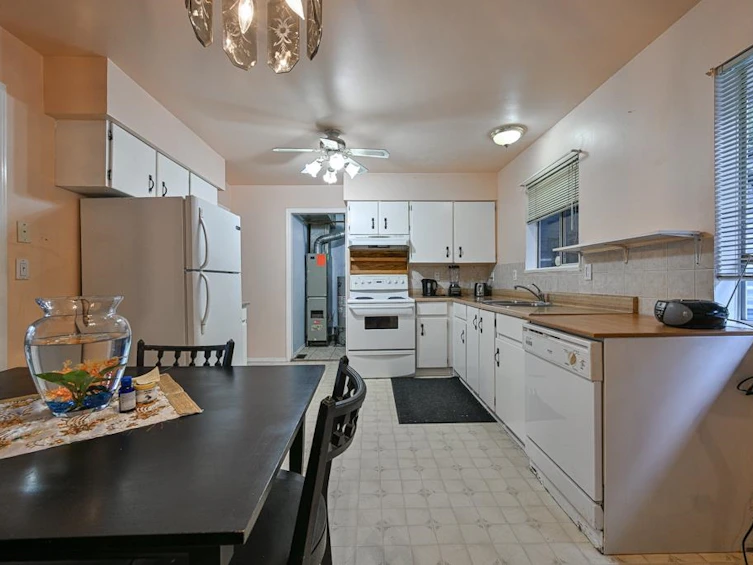 7016 141 Street, Surrey, BC, V3W 6L4 - 10