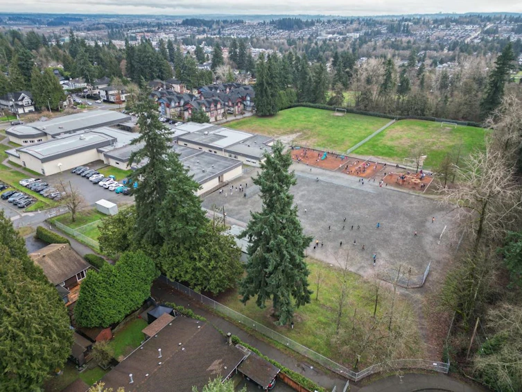 7016 141 Street, Surrey, BC, V3W 6L4 - 33