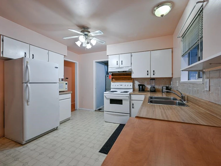 7016 141 Street, Surrey, BC, V3W 6L4 - 11