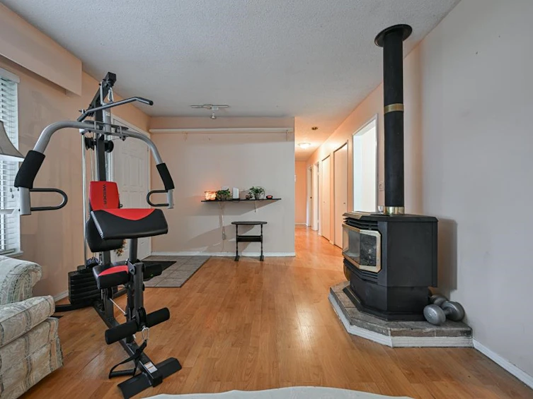 7016 141 Street, Surrey, BC, V3W 6L4 - 7