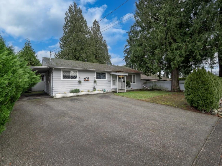 7016 141 Street, Surrey, BC, V3W 6L4 - 2