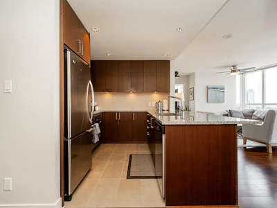 2605-2978 Glen Drive - 4