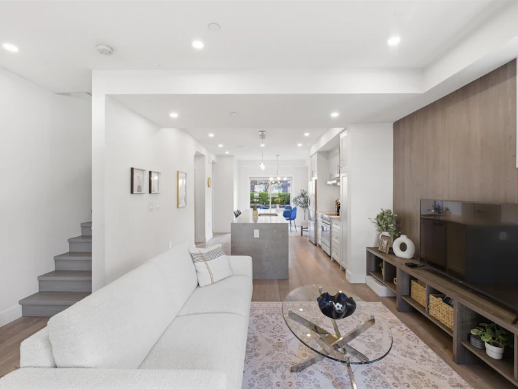1-115 W Queens Road, North Vancouver, BC, V7N 2K4 - 6