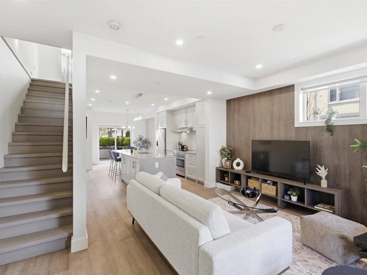1-115 W Queens Road, North Vancouver, BC, V7N 2K4 - 14