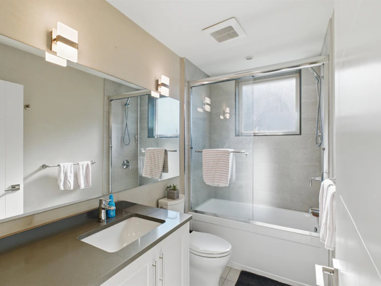 1-115 W Queens Road, North Vancouver, BC, V7N 2K4 - 21