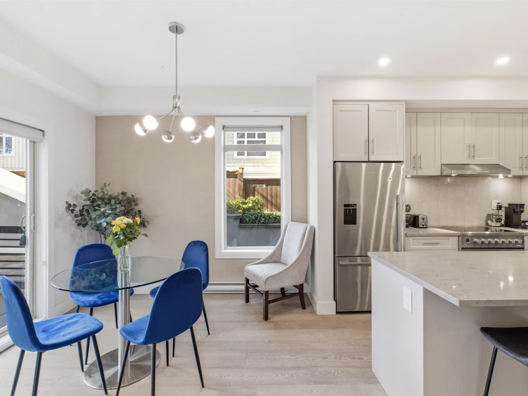 1-115 W Queens Road, North Vancouver, BC, V7N 2K4 - 12