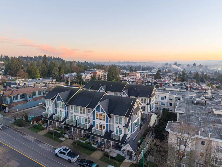 1-115 W Queens Road, North Vancouver, BC, V7N 2K4 - 2