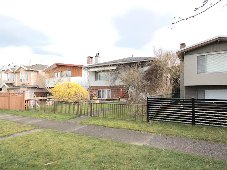 4804 Culloden Street, Vancouver, BC, V5V 4X9 - 6