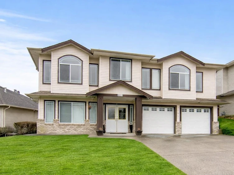 8025 D'herbomez Drive, Mission, BC, V2V 7B7 - 2
