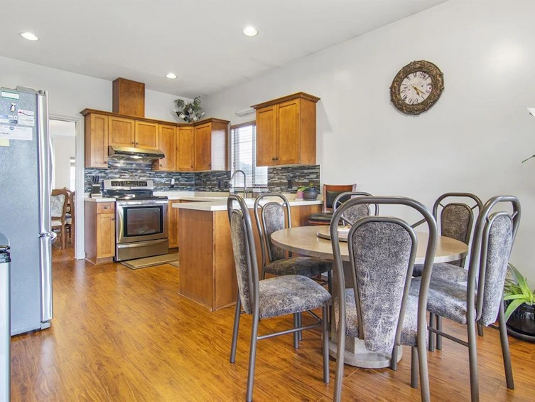 8025 D'herbomez Drive, Mission, BC, V2V 7B7 - 6